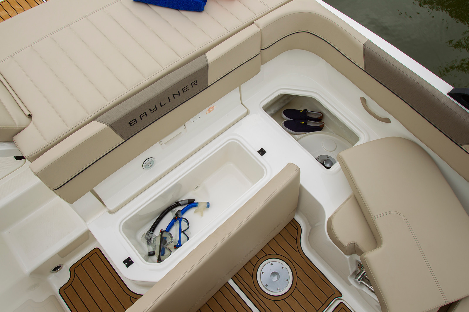 Bayliner VR5 med MerCruiser sterndrive - 1